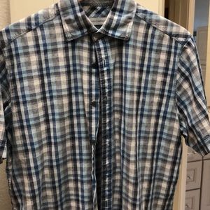 Casual short sleeve shirt